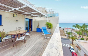 Awesome Apartment In Moncofa With House Sea View